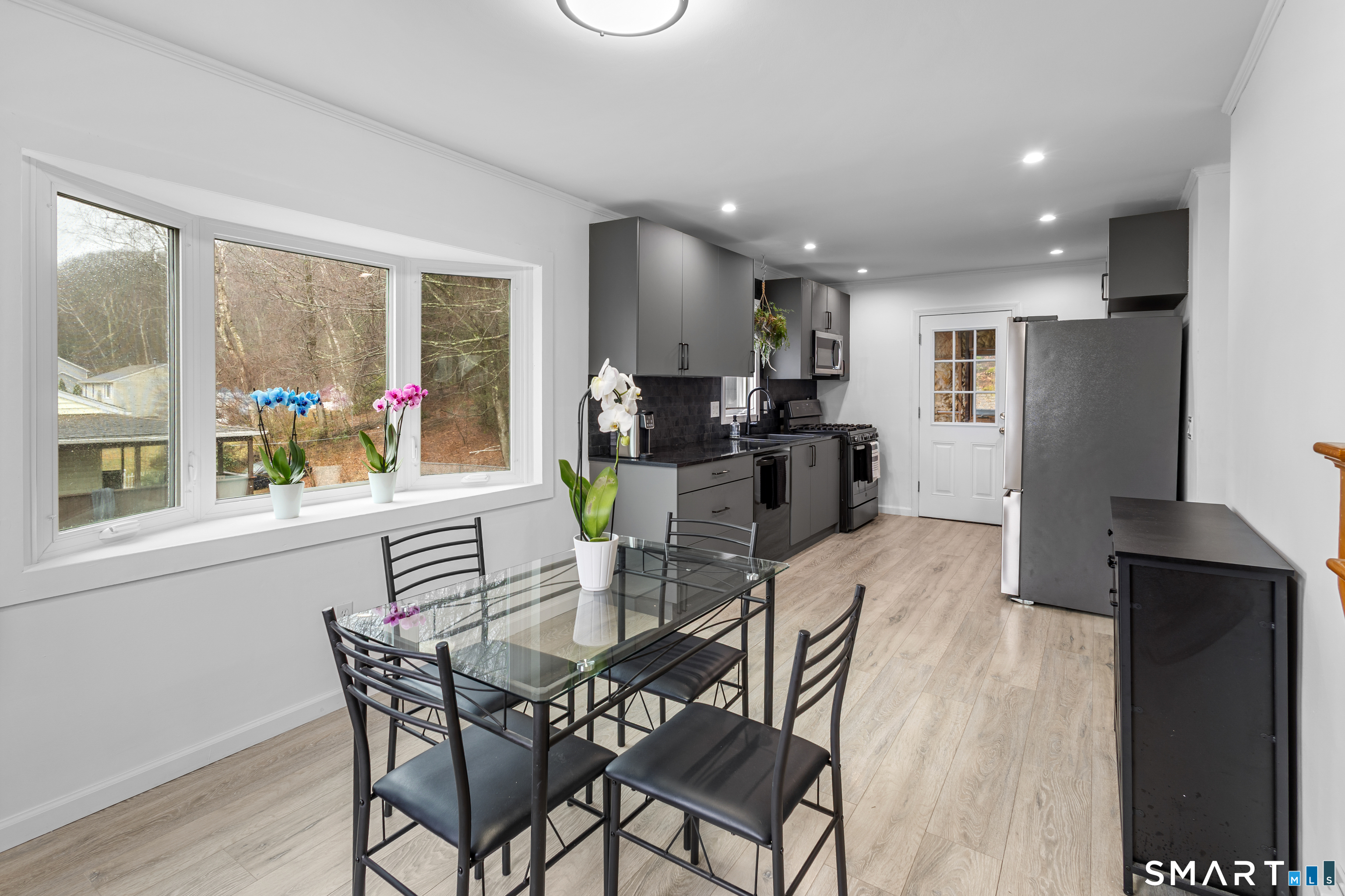 503 Waterbury Road Bristol, CT 06010 - Photo 8 of 37