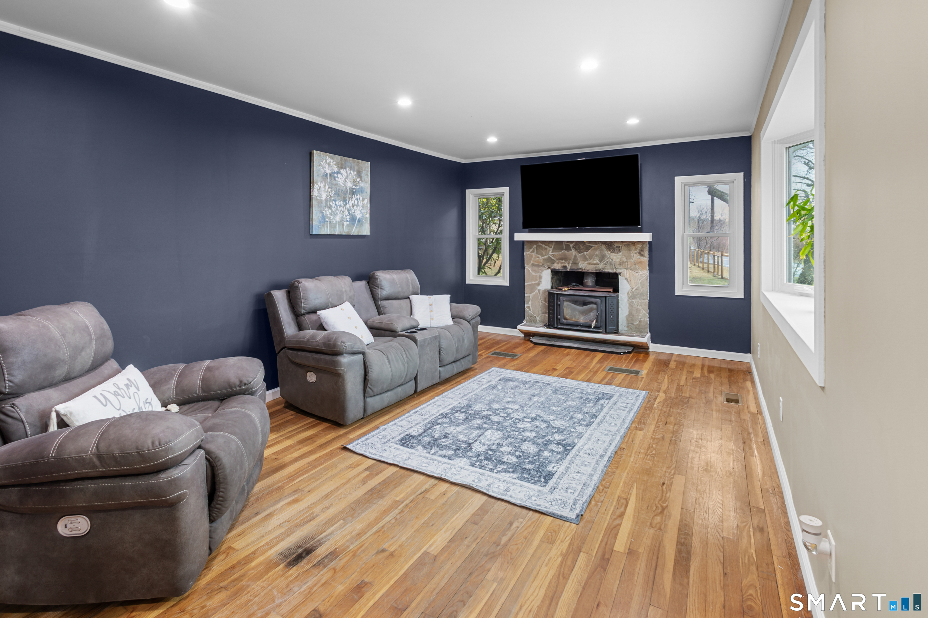 503 Waterbury Road Bristol, CT 06010 - Photo 10 of 37