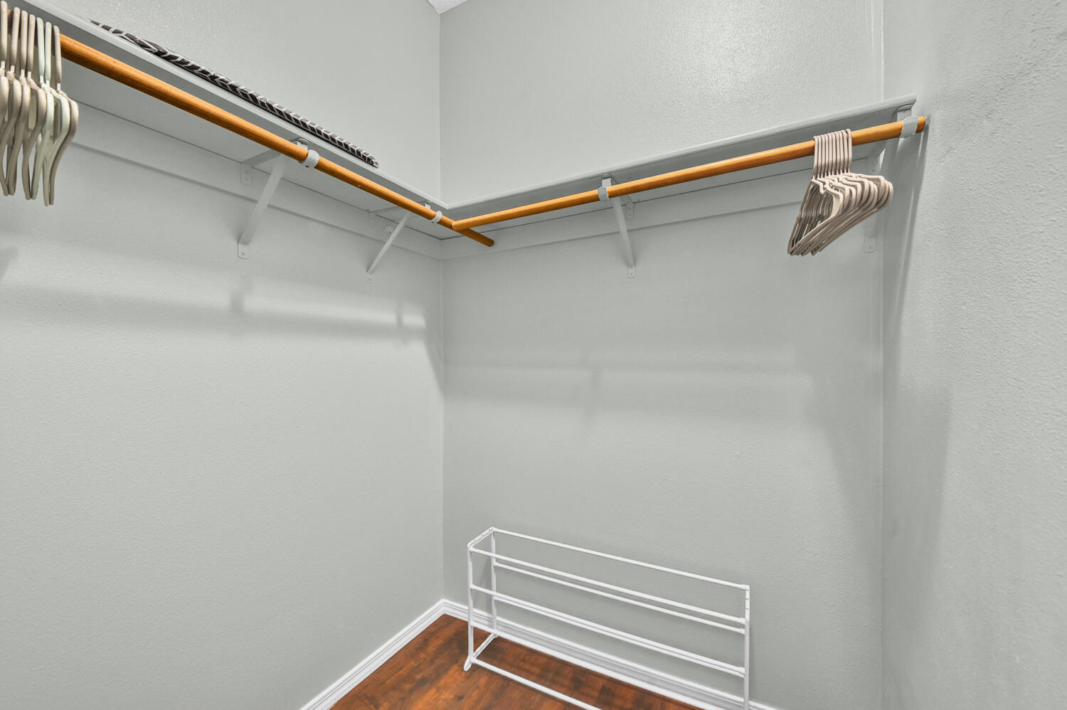 19198 Choctaw Road Bend, OR 97702 - Photo 19 of 45 Walk-in Closet main floor primary