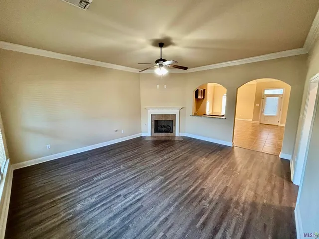 $1,895 | 25397 Lake Providence Drive, Denham Springs, LA 70726