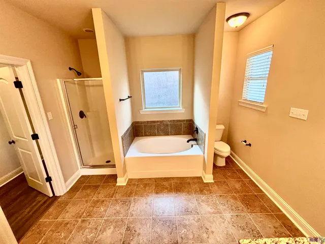 $1,895 | 25397 Lake Providence Drive, Denham Springs, LA 70726