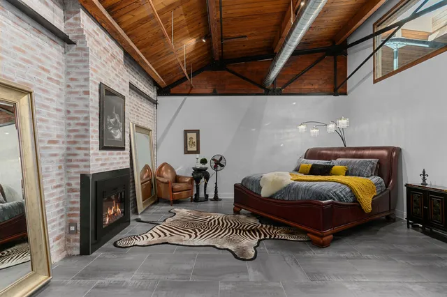 $2,680,000 | 211 West College Avenue, Appleton, WI 54911