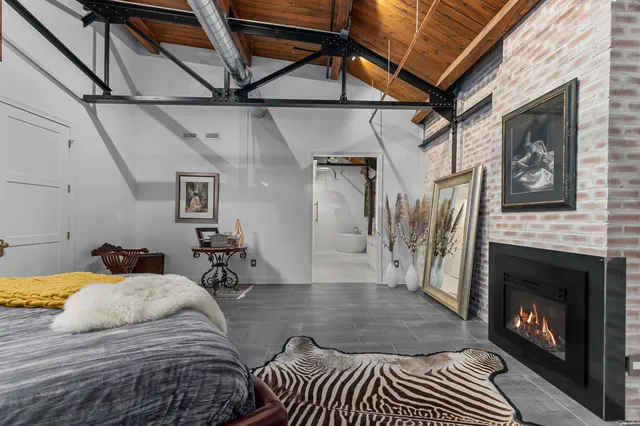 $2,680,000 | 211 West College Avenue, Appleton, WI 54911