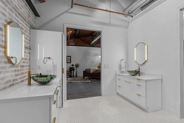 $2,680,000 | 211 West College Avenue, Appleton, WI 54911