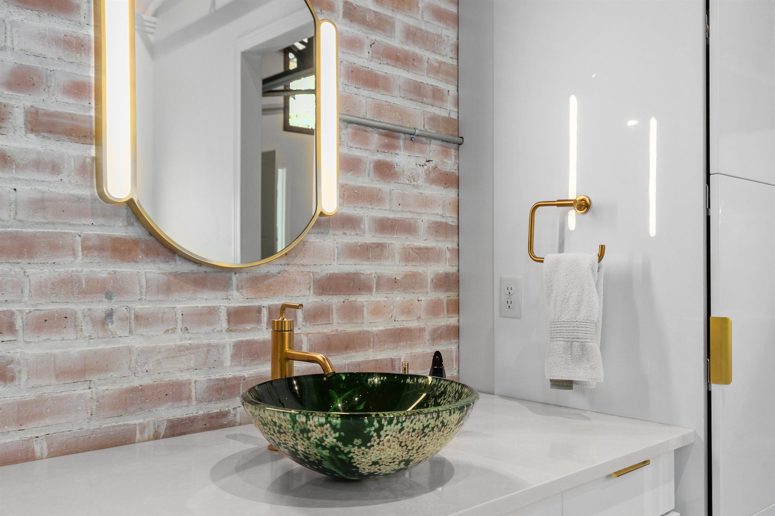 211 West College Avenue Appleton, WI 54911 - Photo 19 of 49