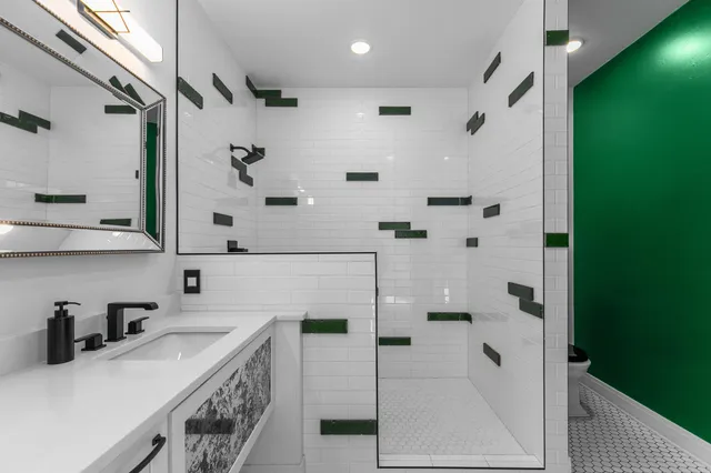 $2,680,000 | 211 West College Avenue, Appleton, WI 54911