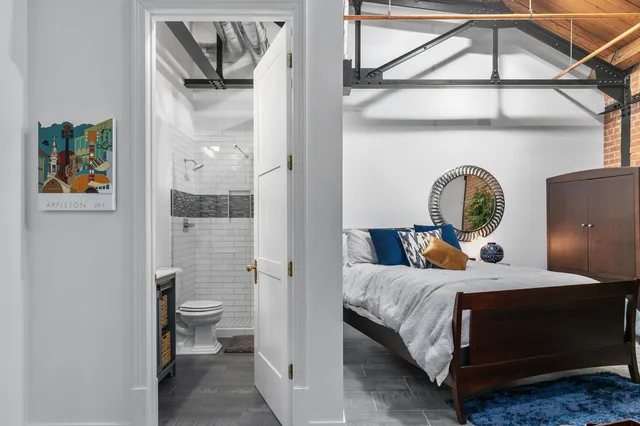 $2,680,000 | 211 West College Avenue, Appleton, WI 54911