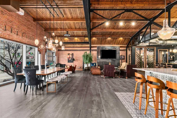 $2,680,000 | 211 West College Avenue, Appleton, WI 54911