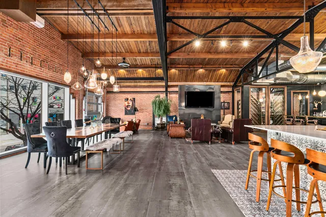 $2,680,000 | 211 West College Avenue, Appleton, WI 54911