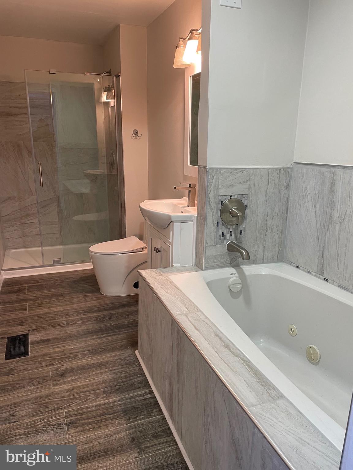 6 Springhouse Court Rising Sun, MD 21911 - Photo 9 of 19 Primary ensuite