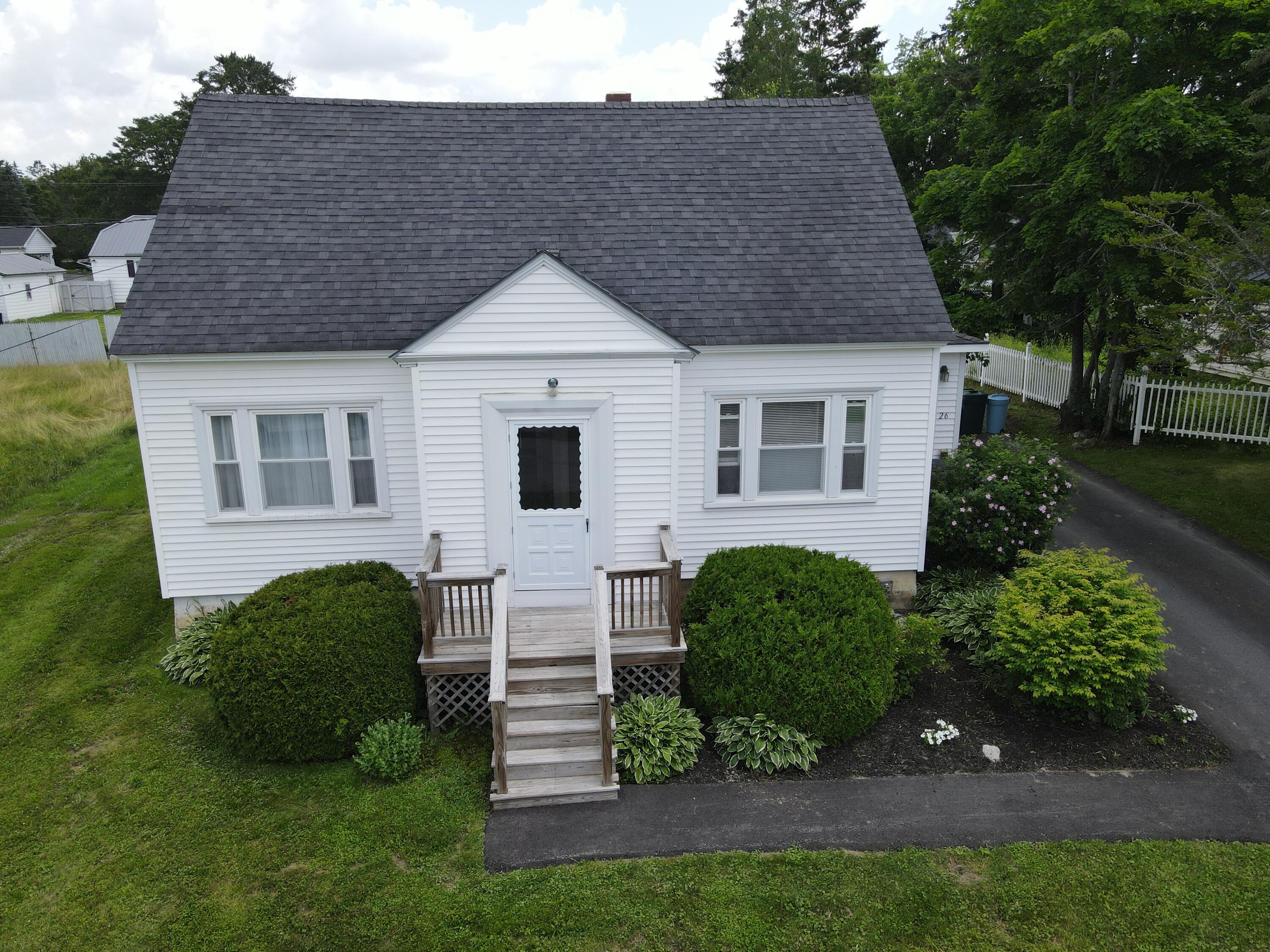 26 Madison Avenue Brewer, ME 04412 - Photo 2 of 32 1