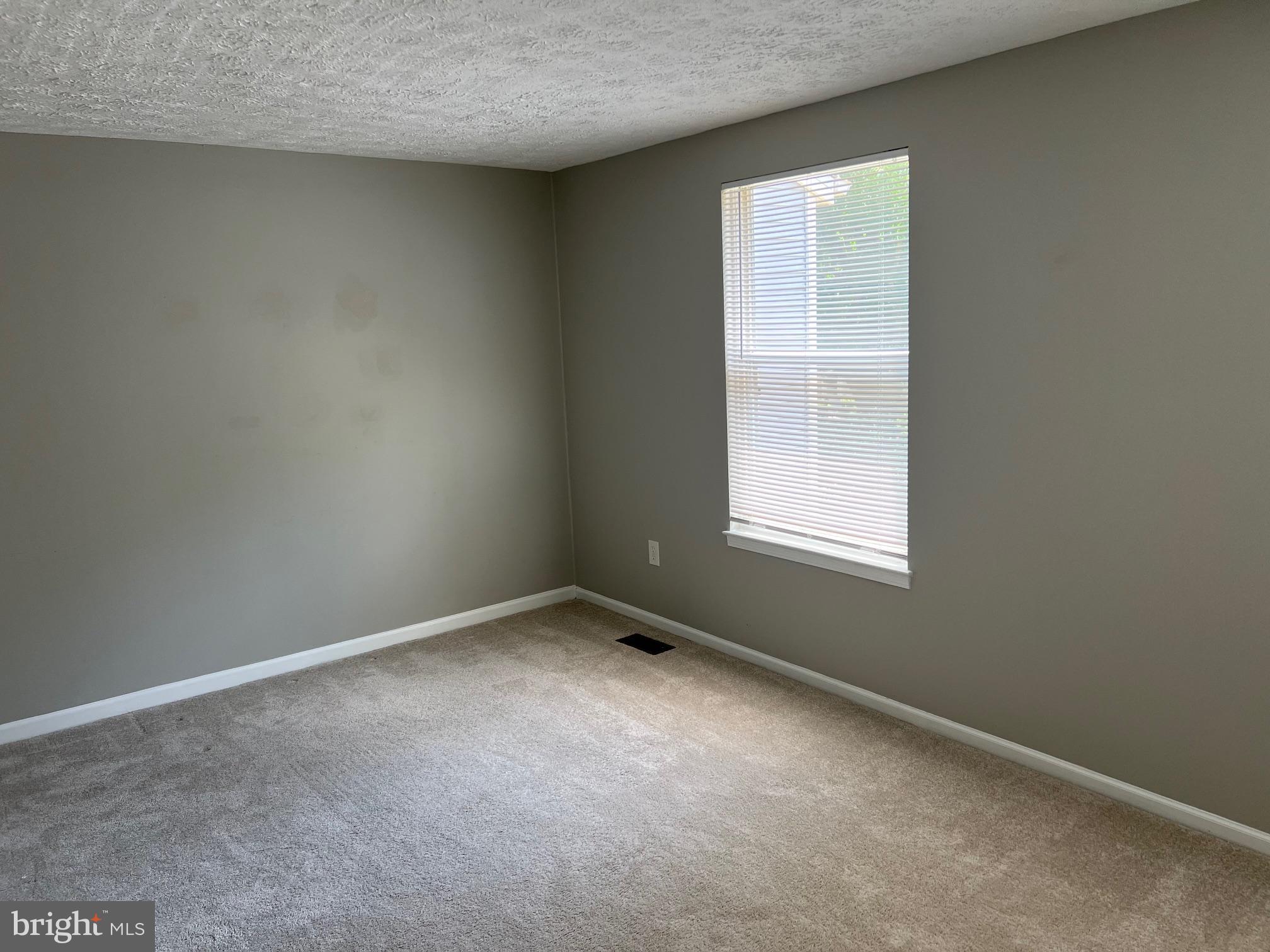 14582 Olde Kent Road Centreville, VA 20120 - Photo 3 of 22