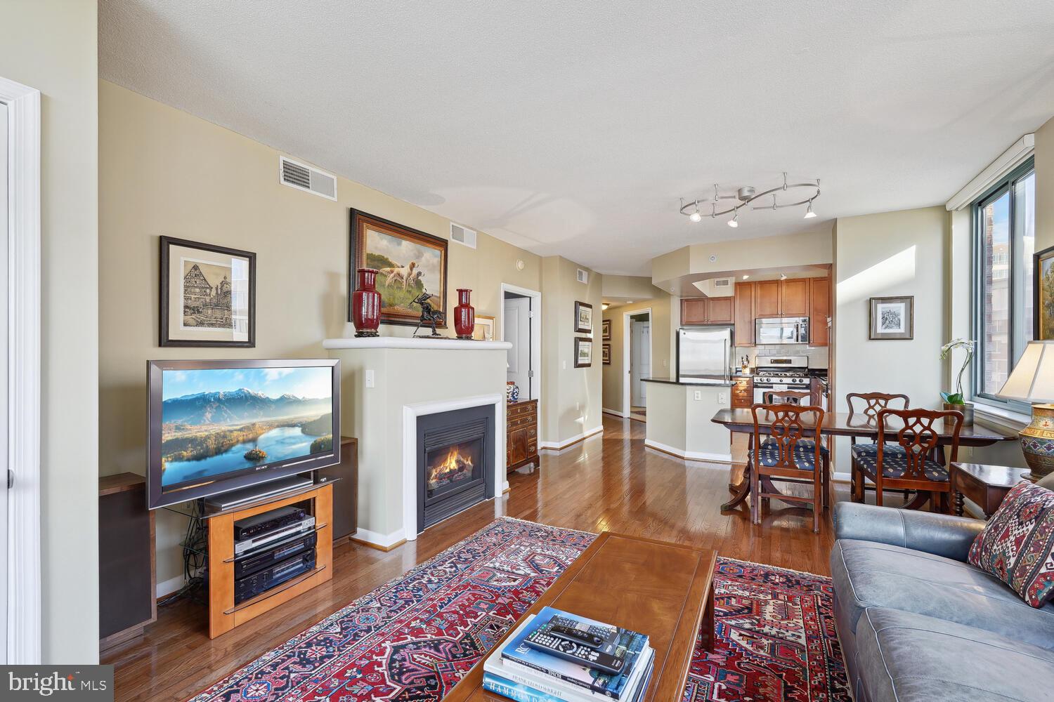 851 North Glebe Road, Unit 1204 Arlington, VA 22203 - Photo 8 of 29 Living Room