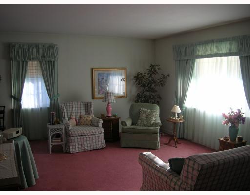 316 Westcott Road Scituate, RI 02857 - Photo 3 of 6 Living Room.