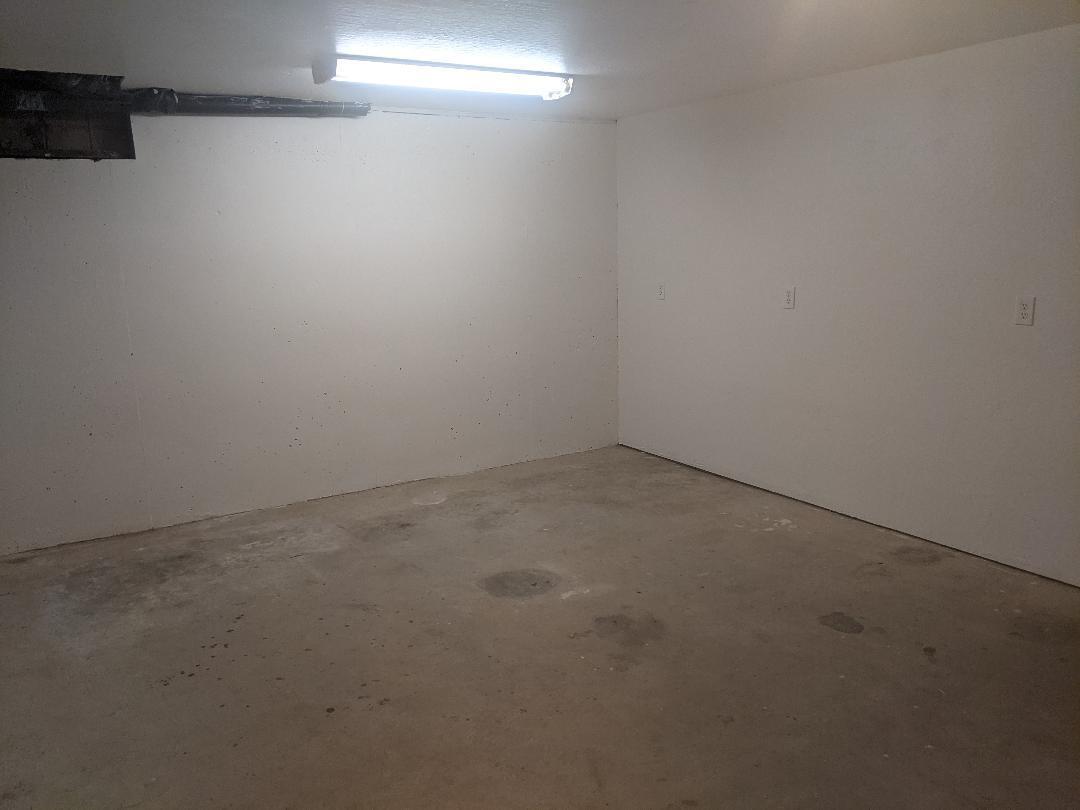 12877 Bobs Mountain Road Redding, CA 96003 - Photo 29 of 51 a view of an empty room