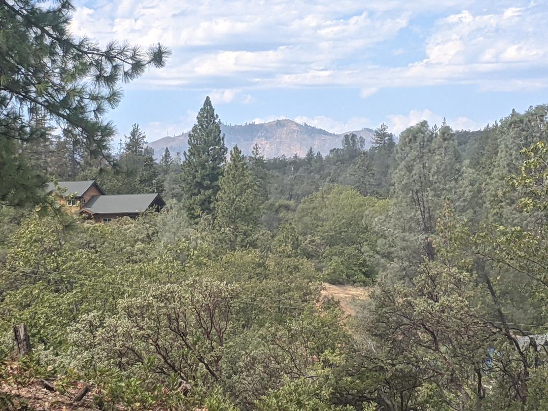 12877 Bobs Mountain Road Redding, CA 96003 - Photo 34 of 51 a view of a city