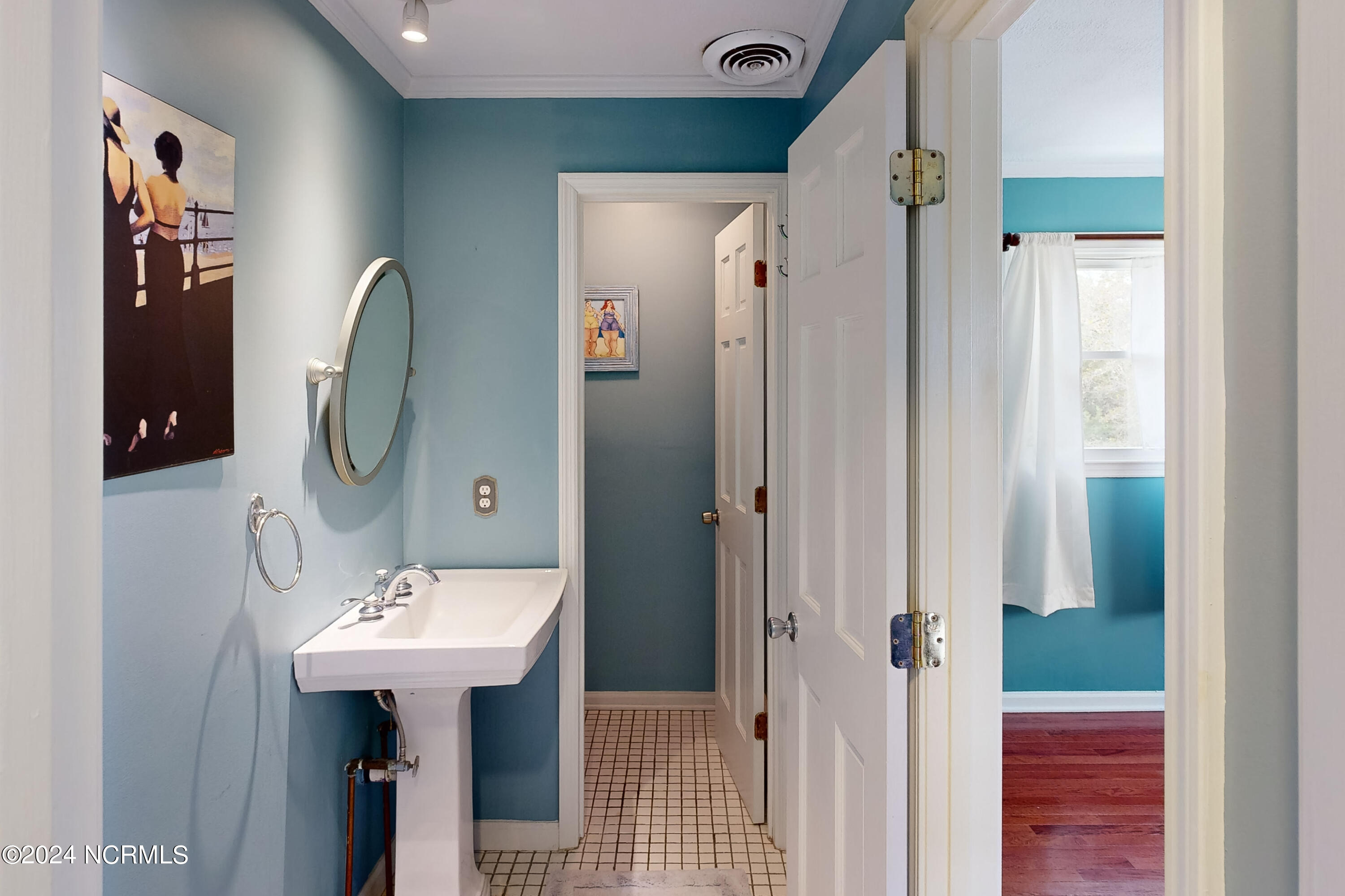 814 East Ocean Road Holly Ridge, NC 28445 - Photo 32 of 61 814 E Ocean - Interiors_31