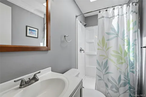 $619,000 | 17 Pauchogue Avenue, East Islip, NY 11730