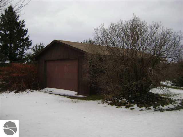 5031 Towerline Road Hale, MI 48739 - Photo 3 of 12 1757012-2.JPG