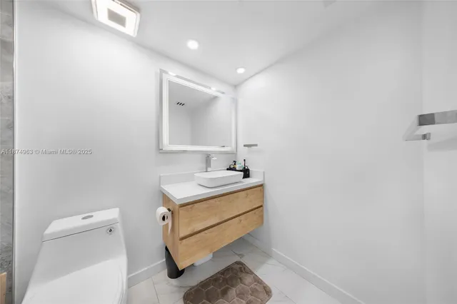 $520,000 | 7601 East Treasure Drive, Unit 1422, North Bay Village, FL 33141