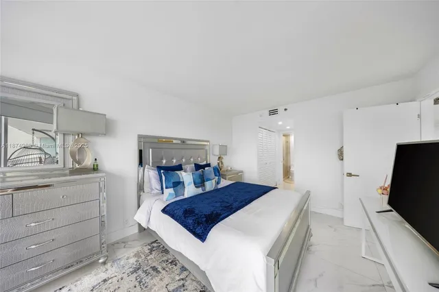 $520,000 | 7601 East Treasure Drive, Unit 1422, North Bay Village, FL 33141