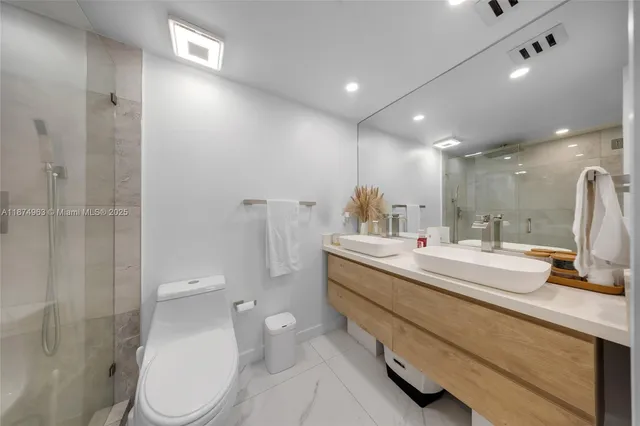 $520,000 | 7601 East Treasure Drive, Unit 1422, North Bay Village, FL 33141