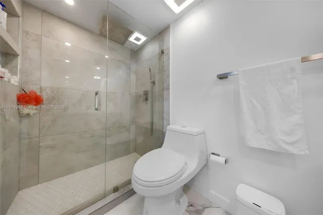 $520,000 | 7601 East Treasure Drive, Unit 1422, North Bay Village, FL 33141