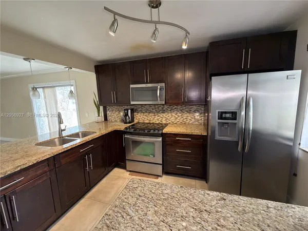 $2,750 | 320 Racquet Club Road, Unit 104, Weston, FL 33326