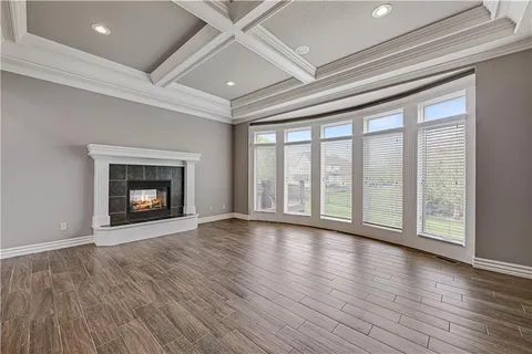 $915,000 | 9414 West 149th Terrace, Overland Park, KS 66221