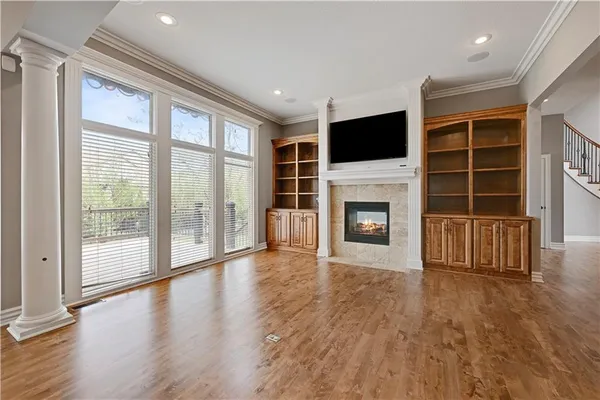 $945,000 | 9414 West 149th Terrace, Overland Park, KS 66221