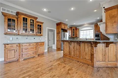 $915,000 | 9414 West 149th Terrace, Overland Park, KS 66221