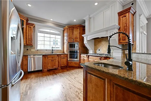 $945,000 | 9414 West 149th Terrace, Overland Park, KS 66221