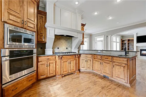 $915,000 | 9414 West 149th Terrace, Overland Park, KS 66221