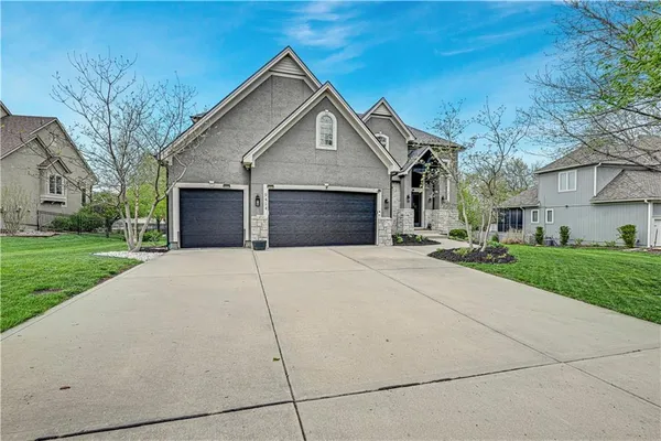 $945,000 | 9414 West 149th Terrace, Overland Park, KS 66221