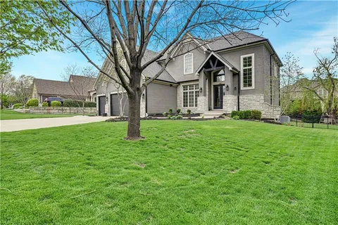 $915,000 | 9414 West 149th Terrace, Overland Park, KS 66221
