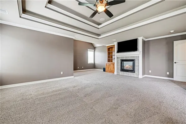 $945,000 | 9414 West 149th Terrace, Overland Park, KS 66221