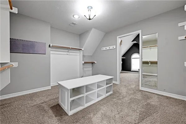 $945,000 | 9414 West 149th Terrace, Overland Park, KS 66221