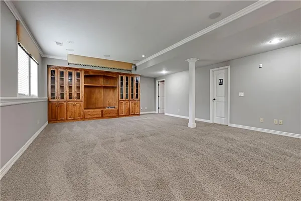 $945,000 | 9414 West 149th Terrace, Overland Park, KS 66221