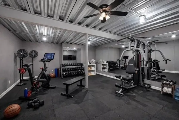 $945,000 | 9414 West 149th Terrace, Overland Park, KS 66221