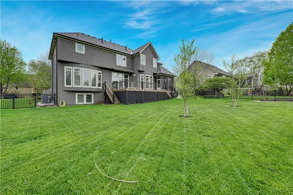 $945,000 | 9414 West 149th Terrace, Overland Park, KS 66221