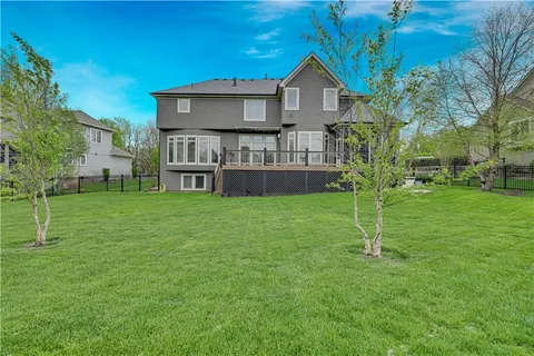 $915,000 | 9414 West 149th Terrace, Overland Park, KS 66221