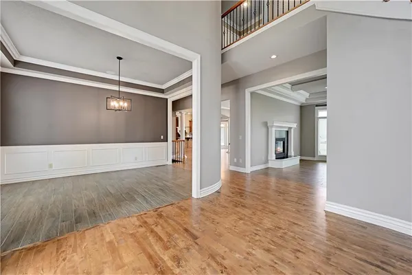 $945,000 | 9414 West 149th Terrace, Overland Park, KS 66221