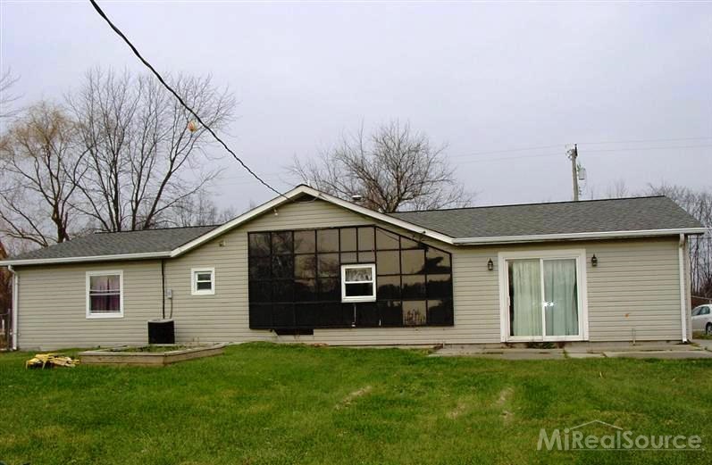 7095 Broadbridge Road Marine City, MI 48039 - Photo 10 of 12 31175220-26.JPG
