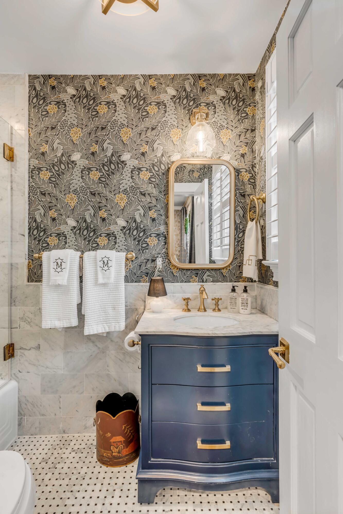 8 Smith Street Charleston, SC 29401 - Photo 12 of 61 Full Bath