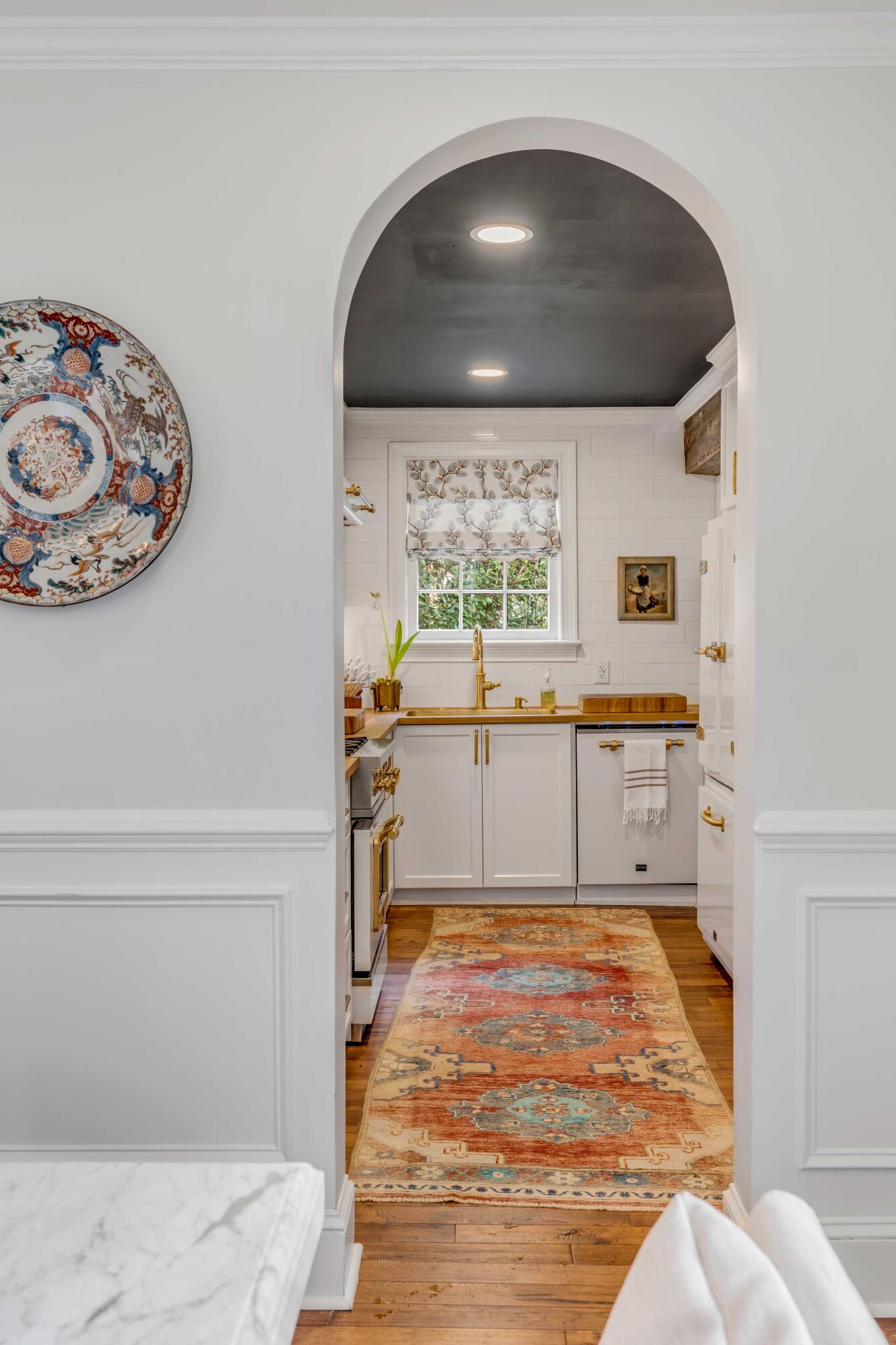 8 Smith Street Charleston, SC 29401 - Photo 14 of 61 Dining Room & Kitchen