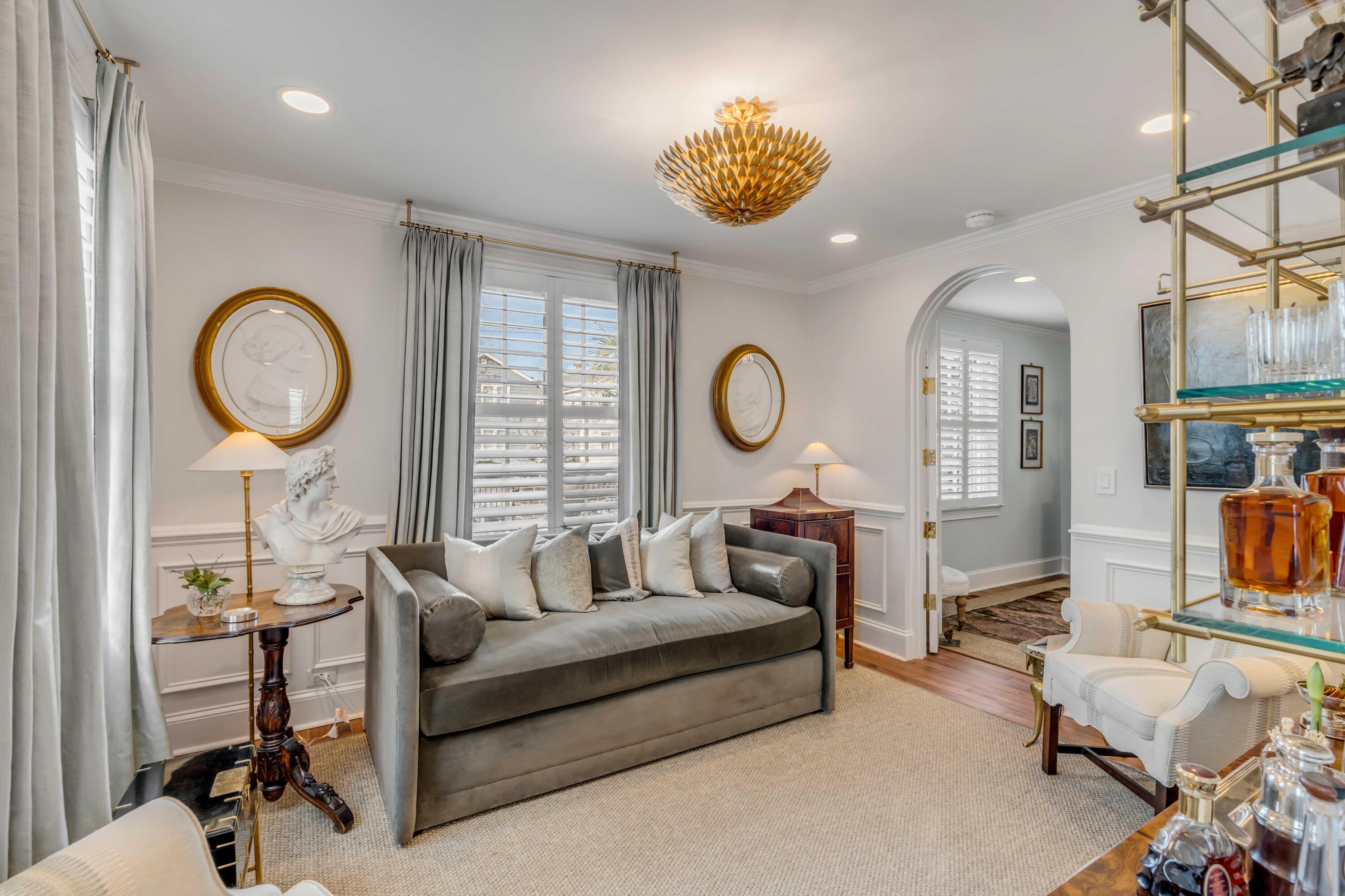 8 Smith Street Charleston, SC 29401 - Photo 22 of 61 Living Room