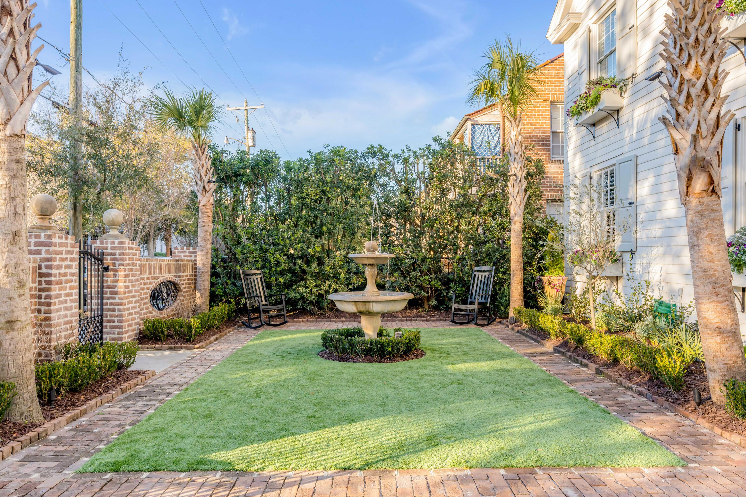 8 Smith Street Charleston, SC 29401 - Photo 52 of 61 Landscaped Courtyard
