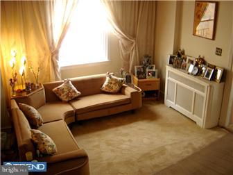 136 Wellington Road Upper Darby, PA 19082 - Photo 3 of 12 Living Room
