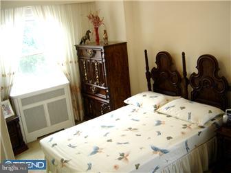 136 Wellington Road Upper Darby, PA 19082 - Photo 7 of 12 Bedroom - Main