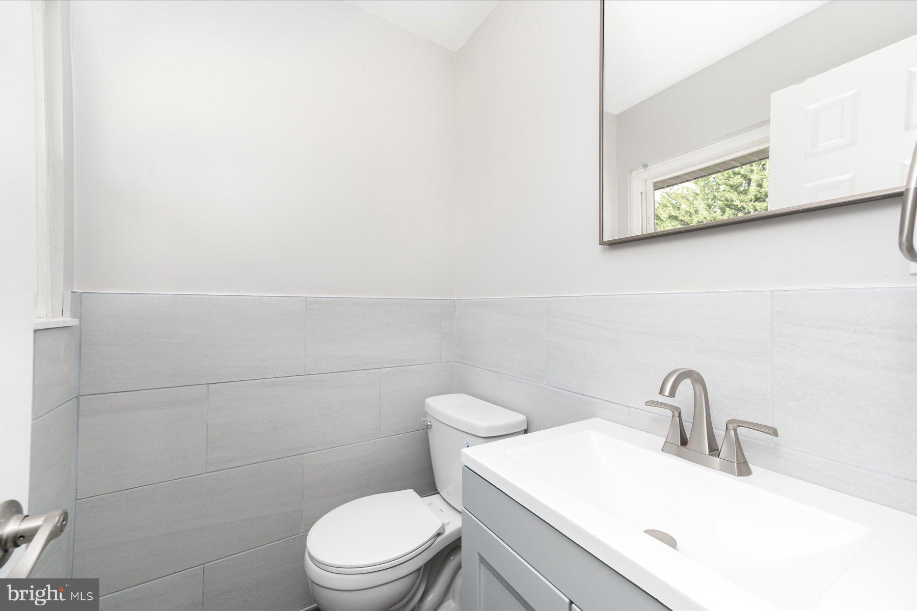 401 Heitzman Road Davidsonville, MD 21035 - Photo 10 of 32 Primary Bedroom Bath